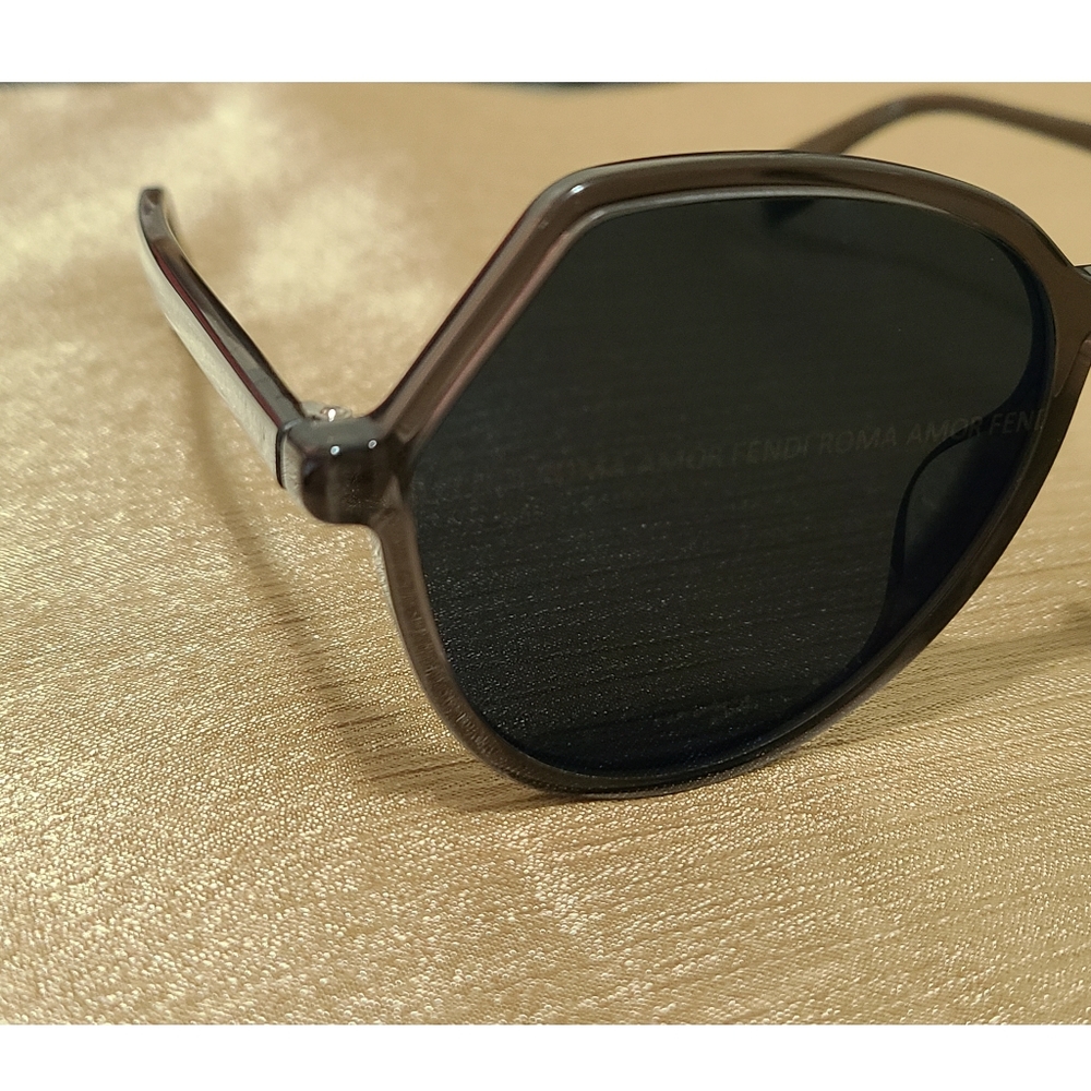 ‼️ON SALE ‼️Authentic Fendi Amor Letters Sunglasses - Picture 9 of 9